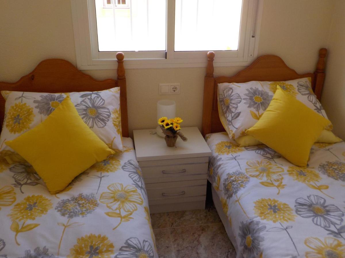 Casa La Zenia Elite Townhouse With Shared Pool And 10 Minutes Walk To Beach Villa Orihuela Exterior photo