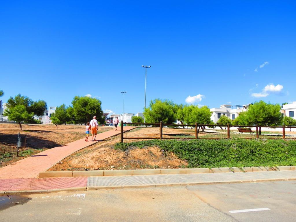 Casa La Zenia Elite Townhouse With Shared Pool And 10 Minutes Walk To Beach Villa Orihuela Exterior photo