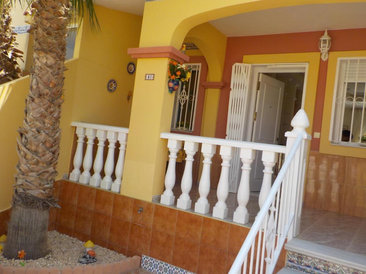 Casa La Zenia Elite Townhouse With Shared Pool And 10 Minutes Walk To Beach Villa Orihuela Exterior photo